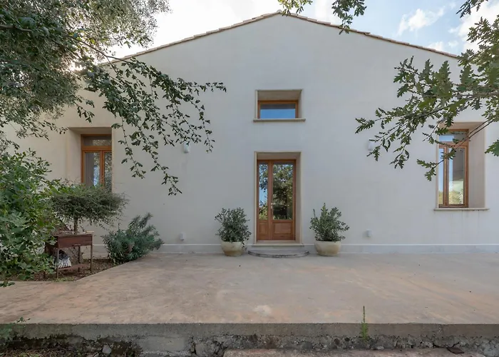 Manghisi - Isulatravel Villa Noto
